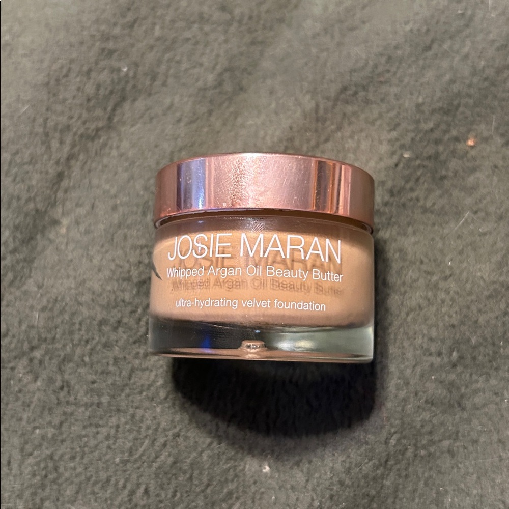 Josie Maran Argan Whipped Argan Oil Beauty Butter Ultra-Hydrating Velvet Foundat